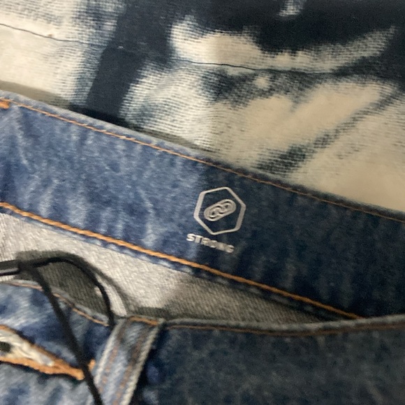 Brand new Levi 501 Strong 31W 32L - Picture 7 of 11